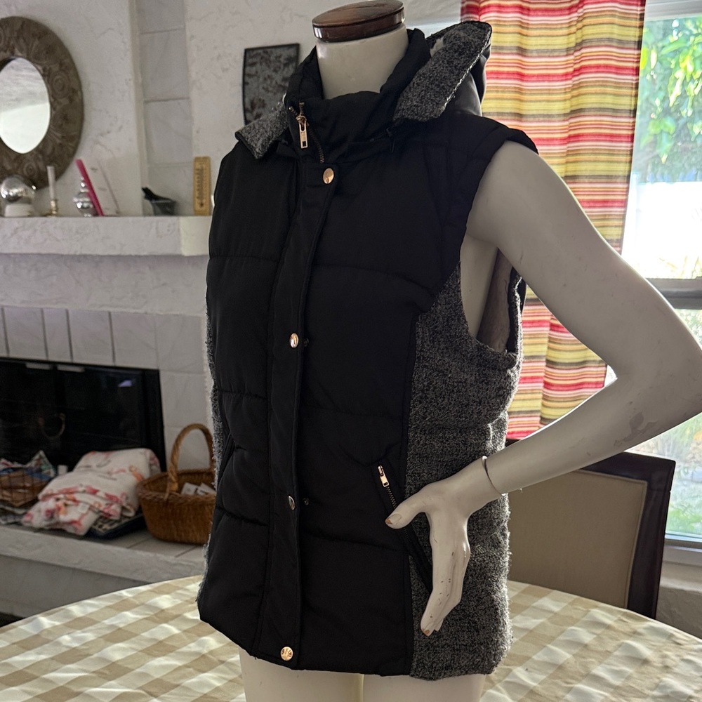 Ci Sono Black and Gray Hooded Vest